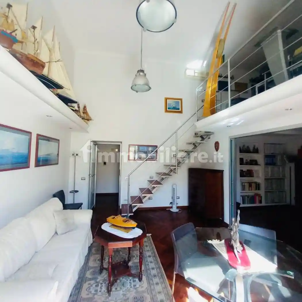 Quadrilocale via Guglielmo Melisurgo 23, Porto - Municipio, Napoli - foto 3