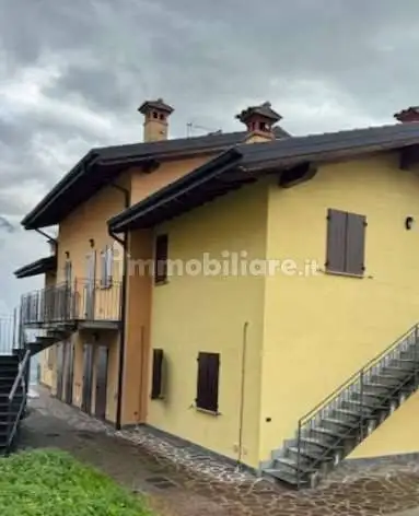 Palazzo - Edificio in vendita a Camerata Cornello