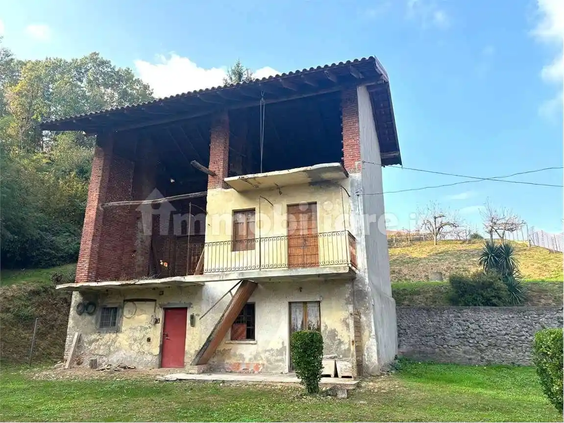 Rustico via IV Novembre, 20, Centro, Bogogno - foto 2