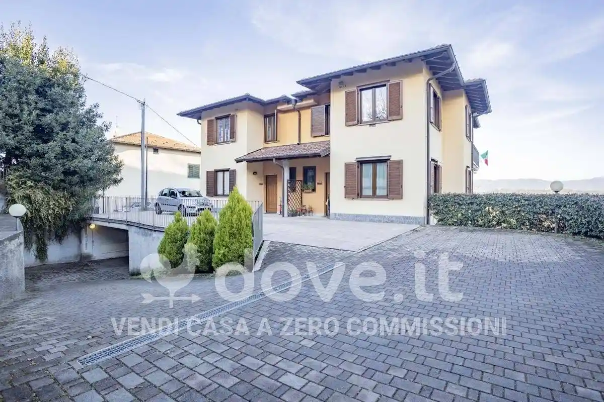 Villa in vendita a Varese
