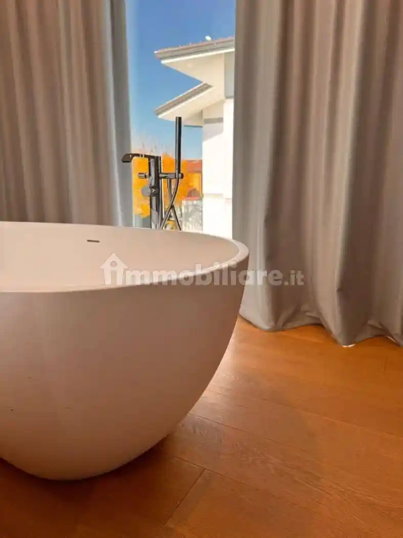 Villa in vendita a Massa e Cozzile