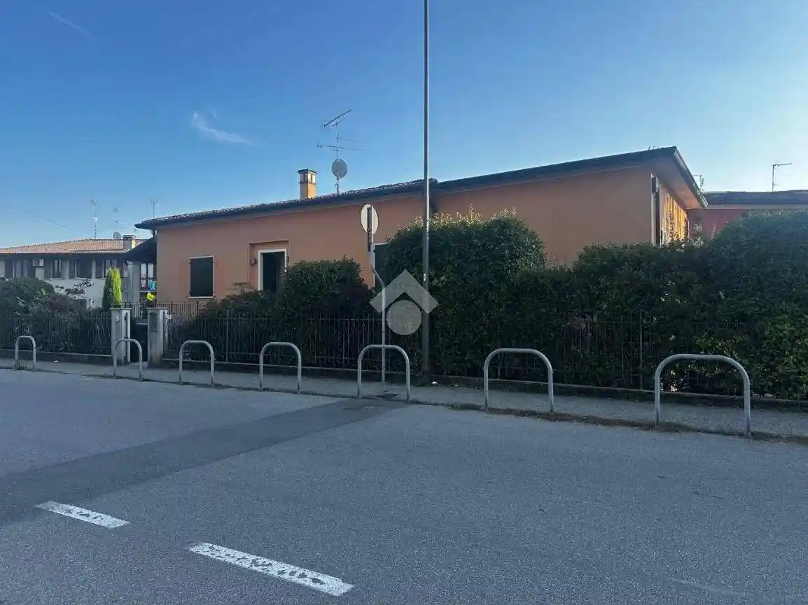 Villa in vendita a Leno