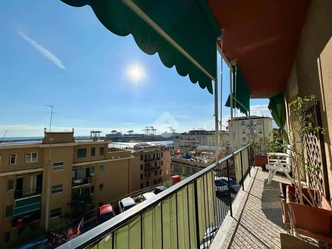 Appartamento in vendita a Genova