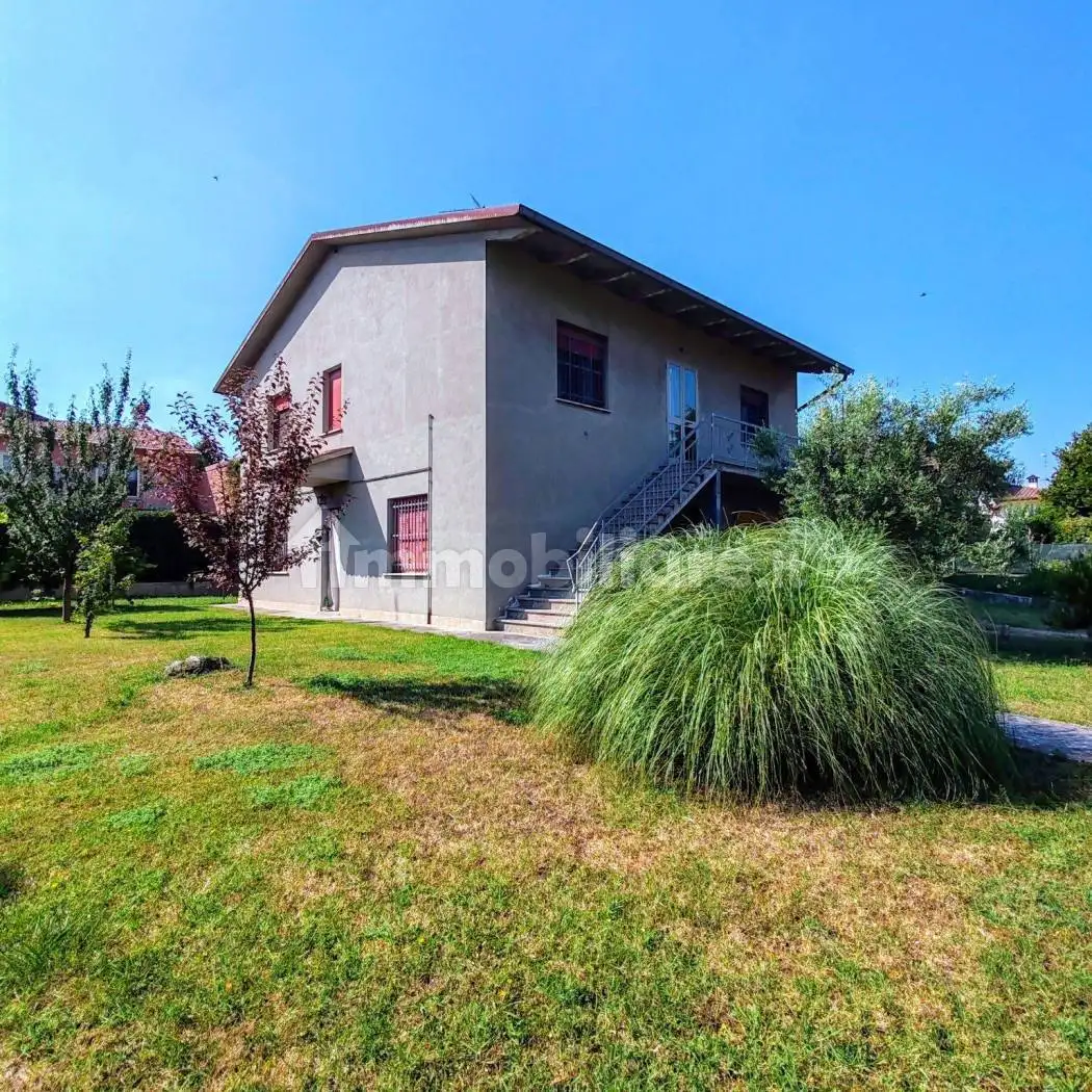 Villa in vendita a Bondeno