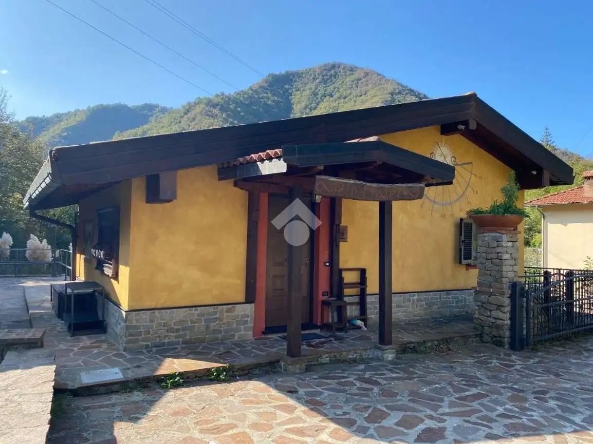Casa indipendente in vendita a Montoggio