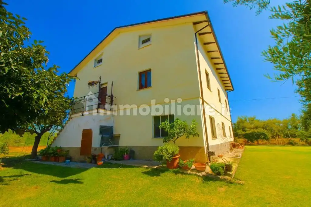 Villa in vendita a Jesi