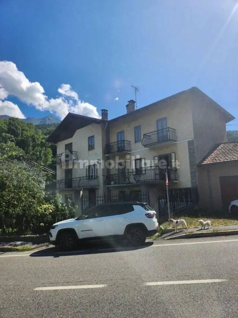 Palazzo - Edificio in vendita a Gravere