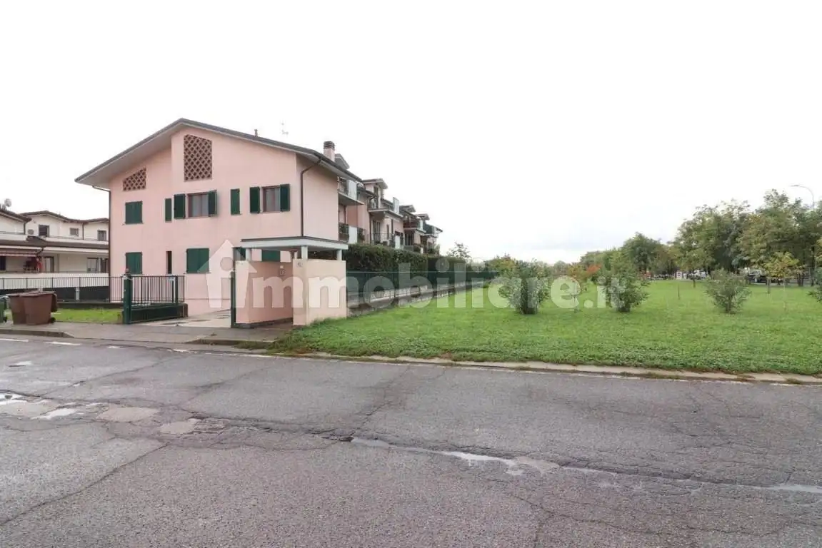 Trilocale via Libertà 42, Busnago - foto 2