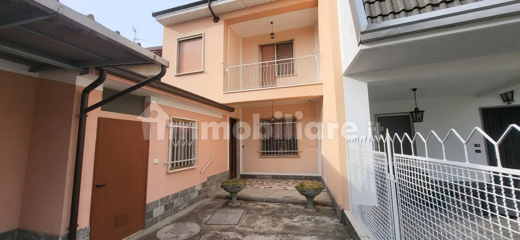 Villa in vendita a Villata