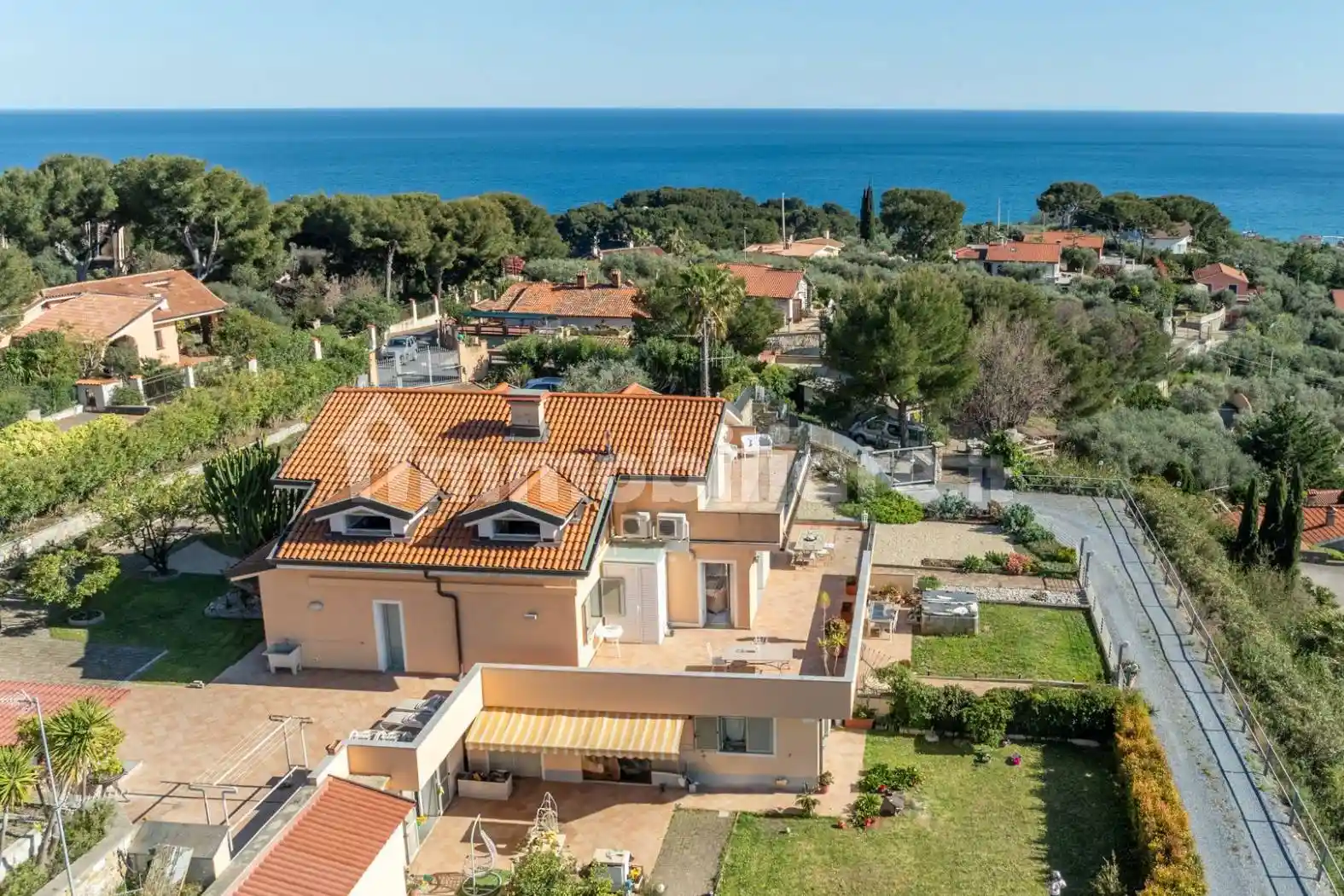 Villa bifamiliare via Monade 6B, Monade Santa Lucia, Diano Castello - foto 2