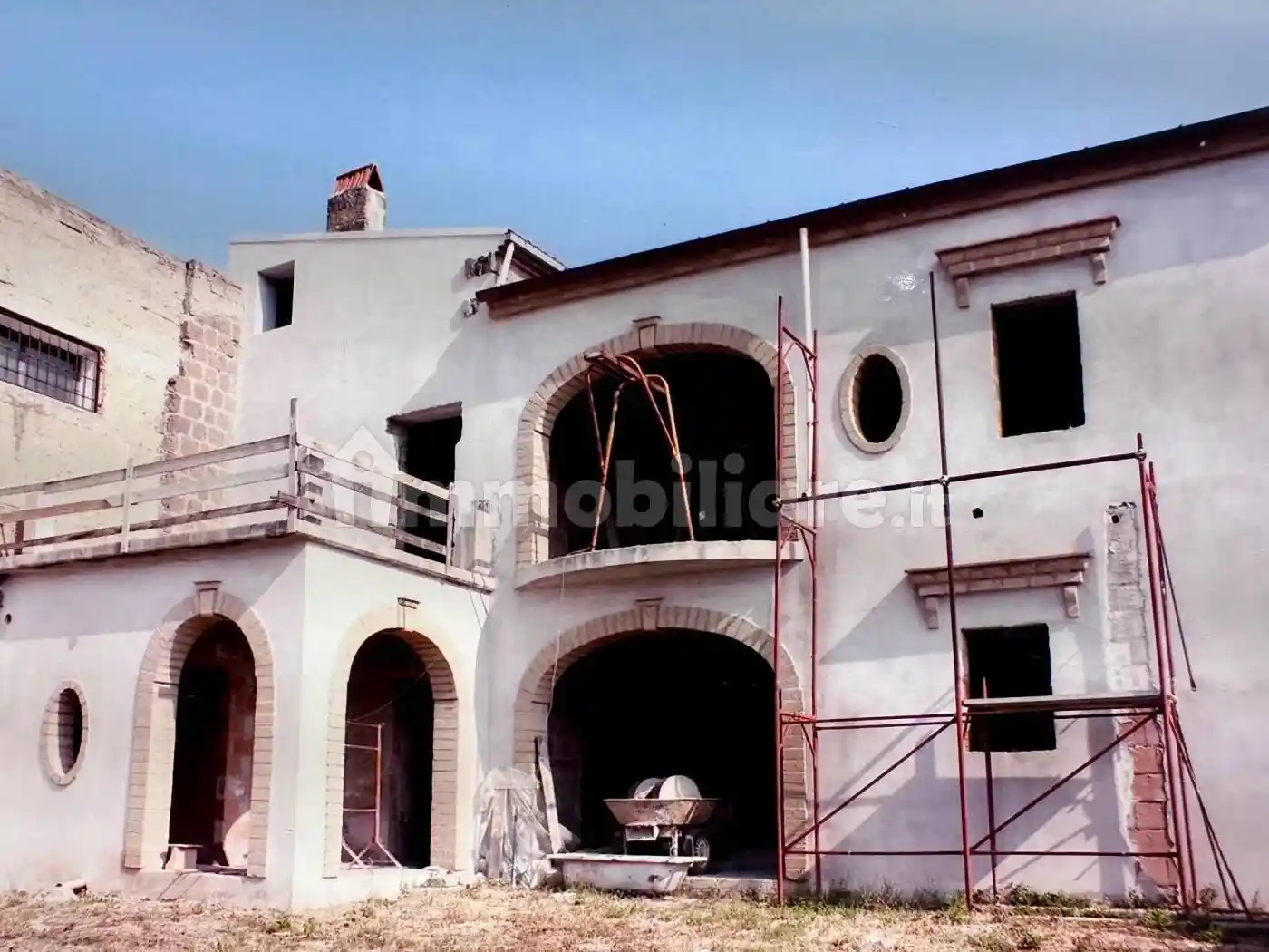 Palazzo - Edificio in vendita a Carinola