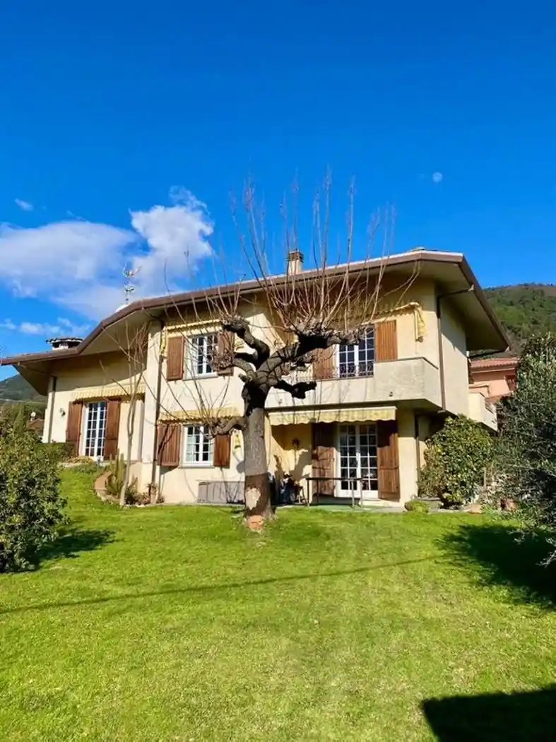 Casa indipendente in vendita a Pietrasanta