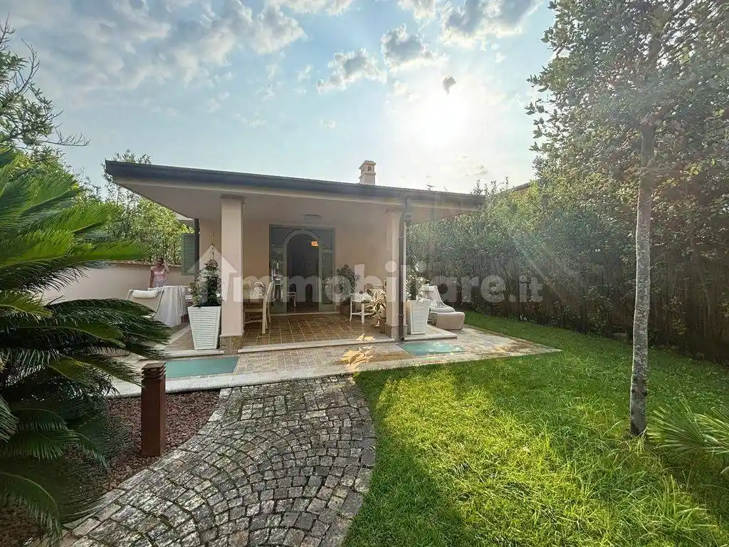 Villa in vendita a Forte dei Marmi