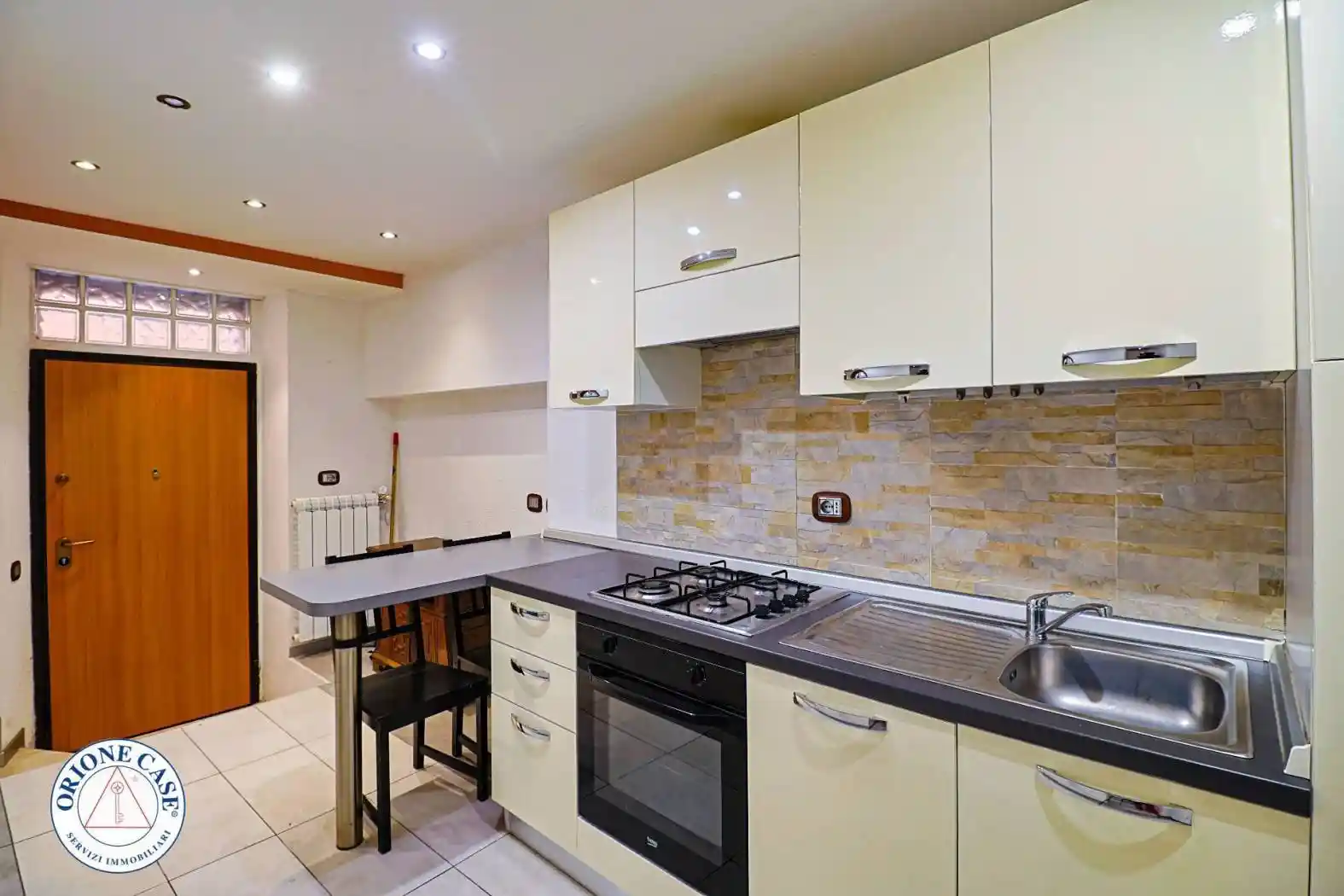 Bilocale piazza 4 Novembre 9, Centro, Cunardo - foto 3