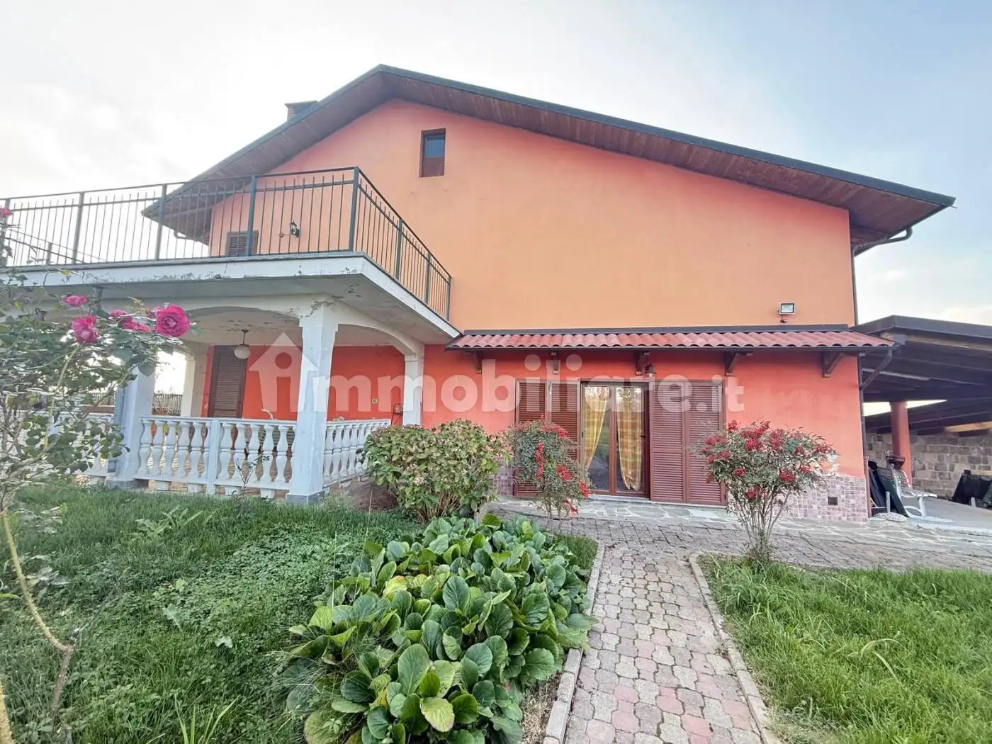 Casa indipendente in vendita a Ceresole Alba