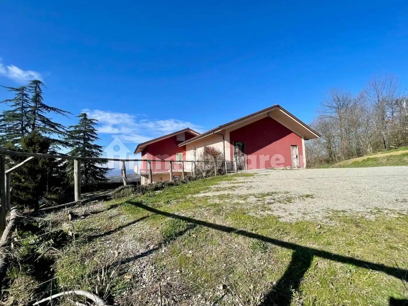 Villa in vendita a Roddino