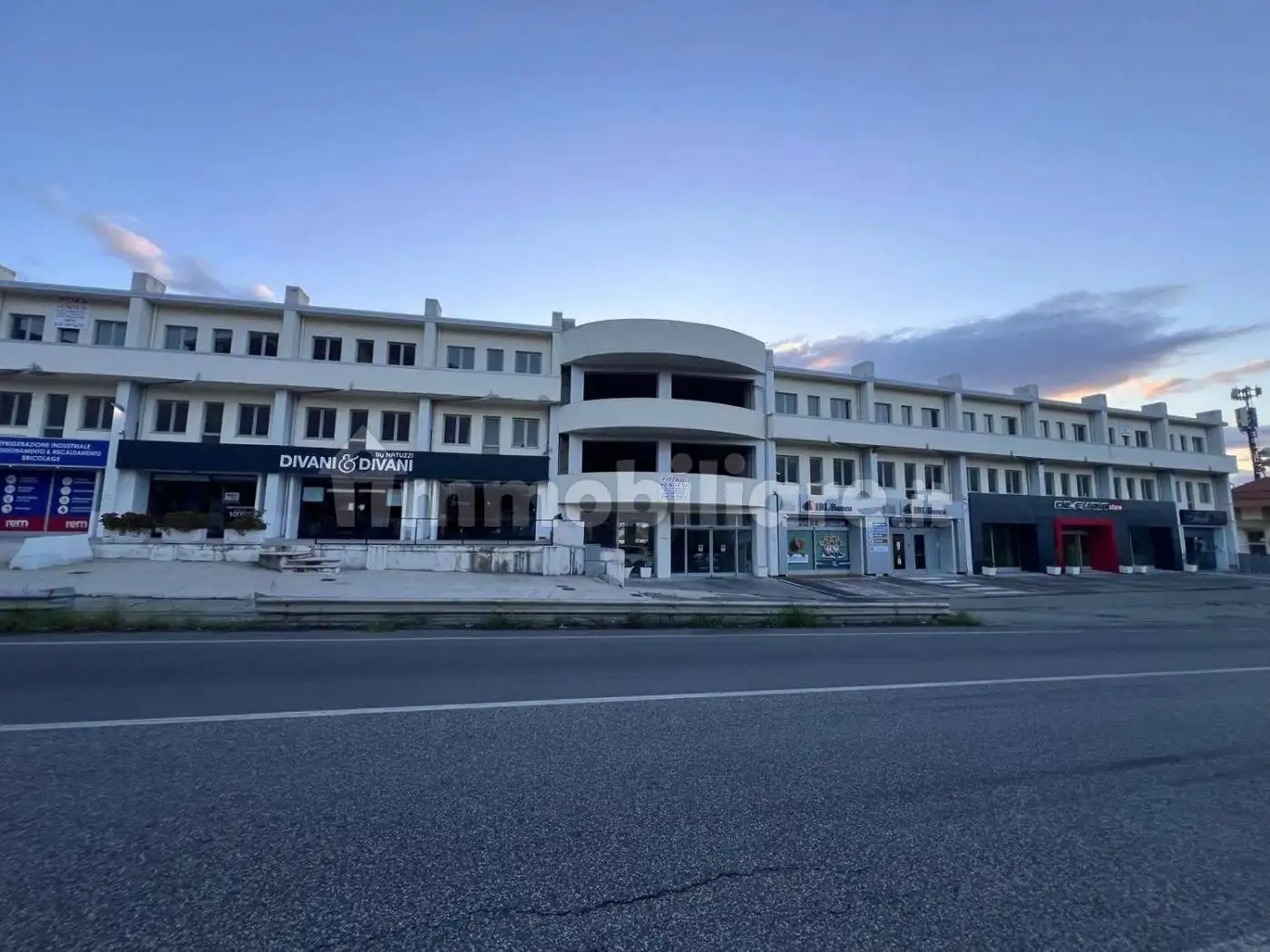 Palazzo - Edificio in vendita a Catanzaro
