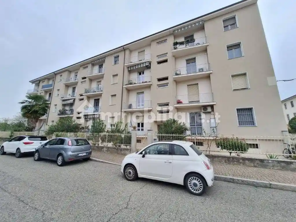 Bilocale via Fratelli Bandiera 16, Oltreponte, Casale Monferrato - foto 5