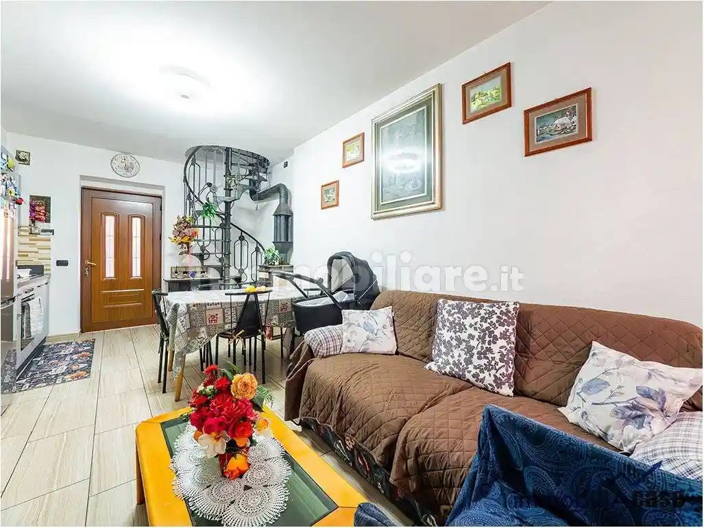 Appartamento in vendita a Limbiate