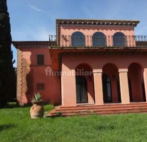 Villa in asta a Castiglione del Lago