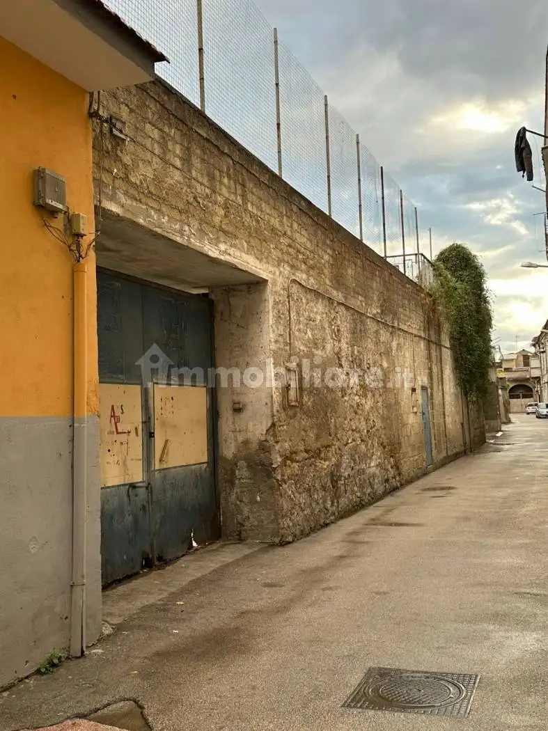 Palazzo - Edificio in vendita a Afragola