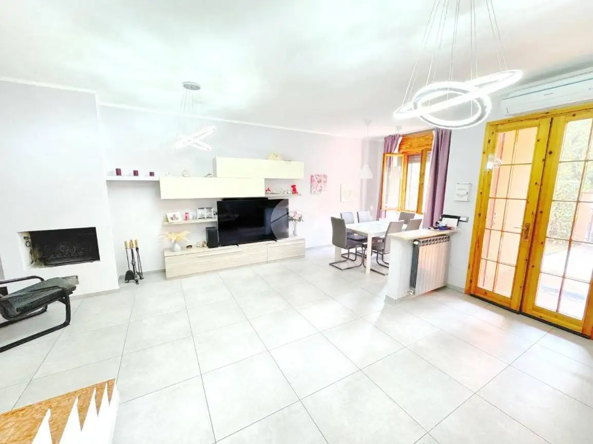 Villa a schiera via Aldo Moro 41, Centro, Colorno - foto 2