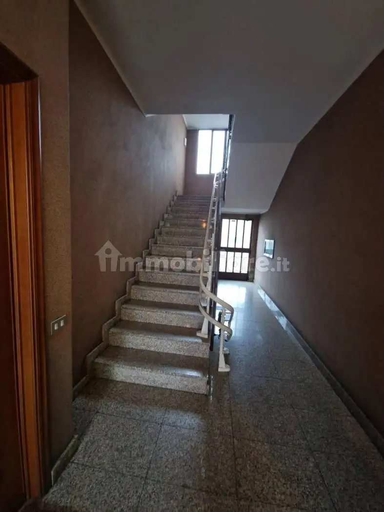 Trilocale via Vittorio Veneto 5/F, Centro, Borgosesia - foto 3