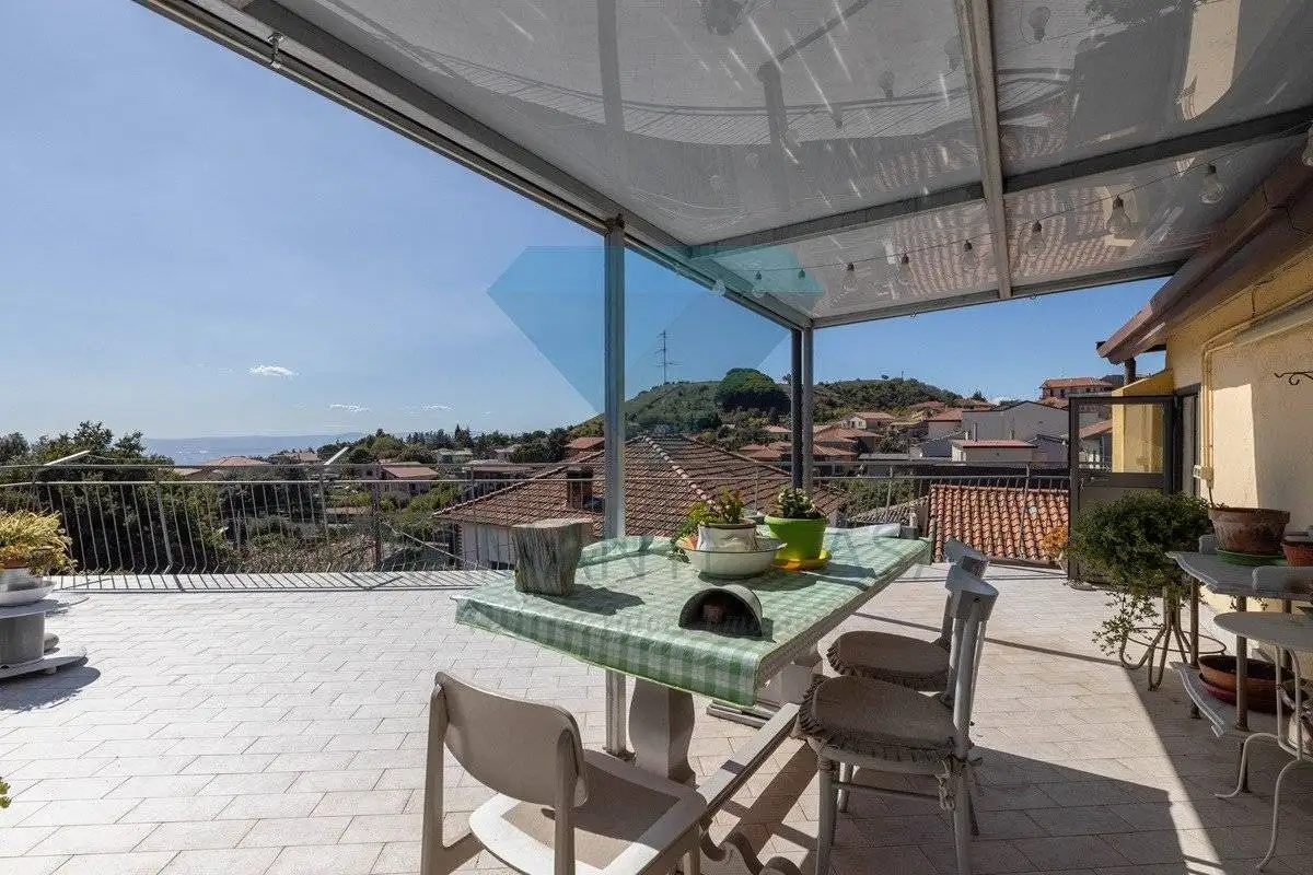 Casa indipendente in vendita a Nicolosi