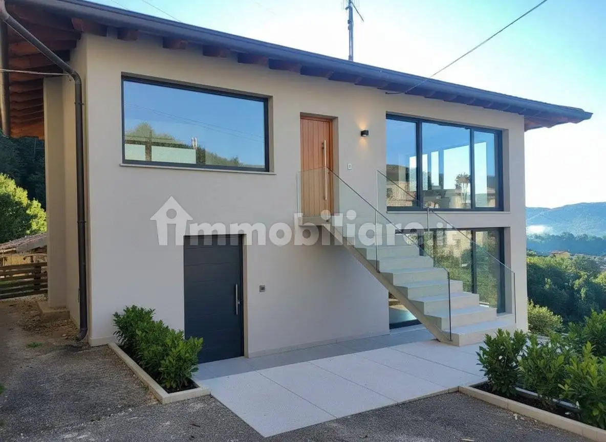 Appartamento in vendita a Villa d'Almè