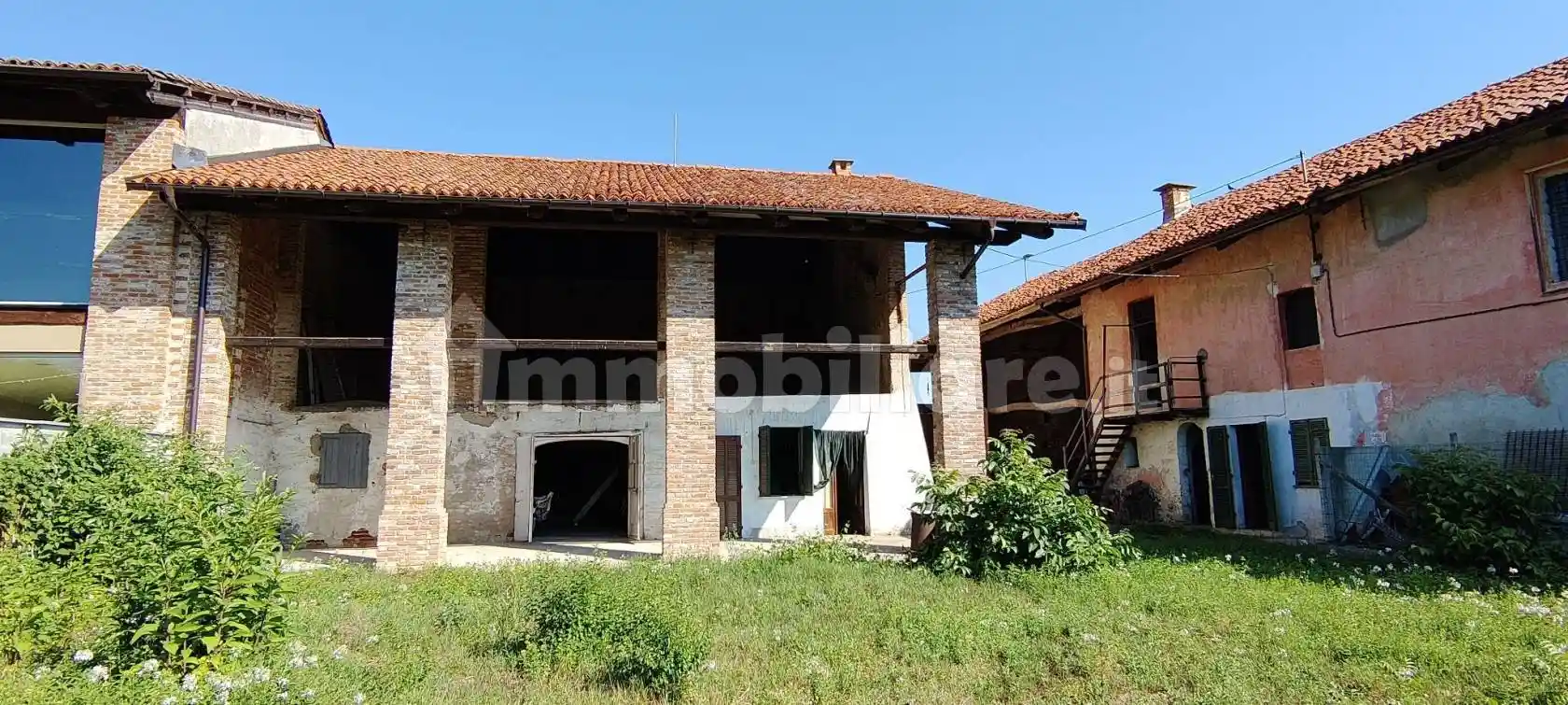 Palazzo - Edificio in vendita a Magliano Alpi