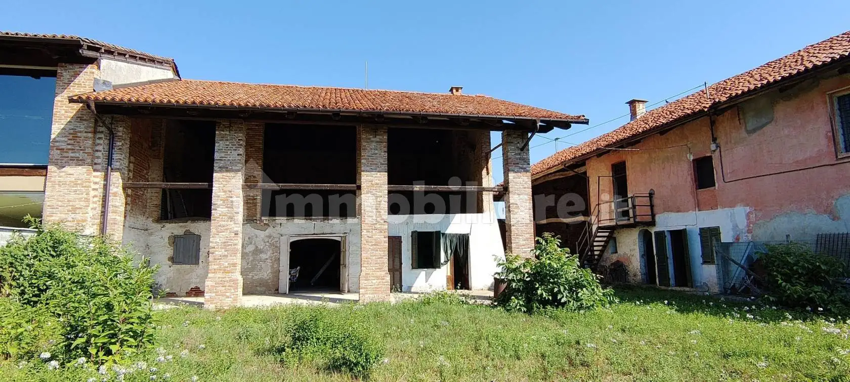 Palazzo - Edificio in vendita a Magliano Alpi
