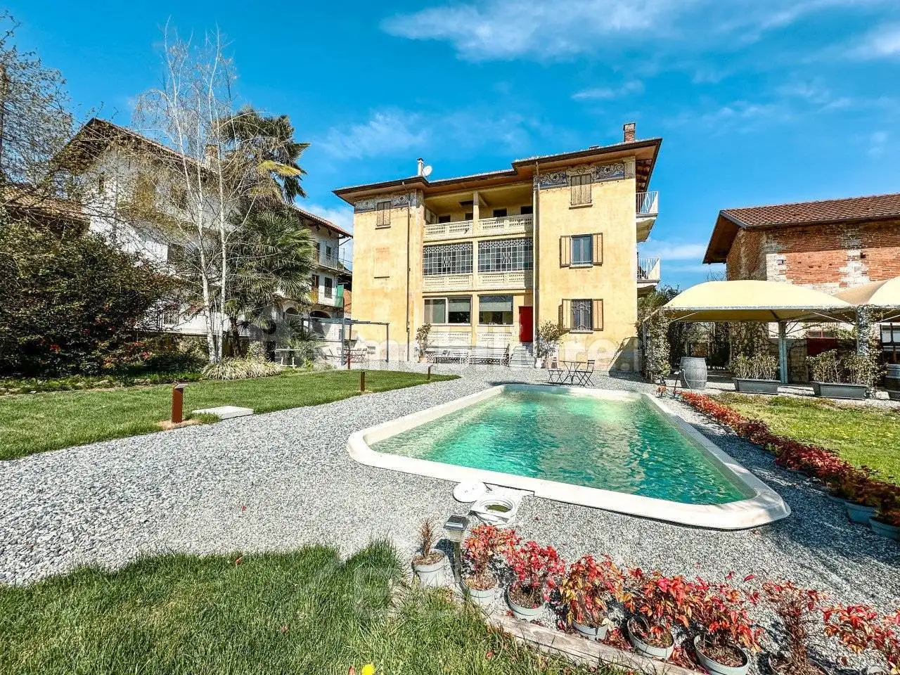 Villa in vendita a Lozzolo