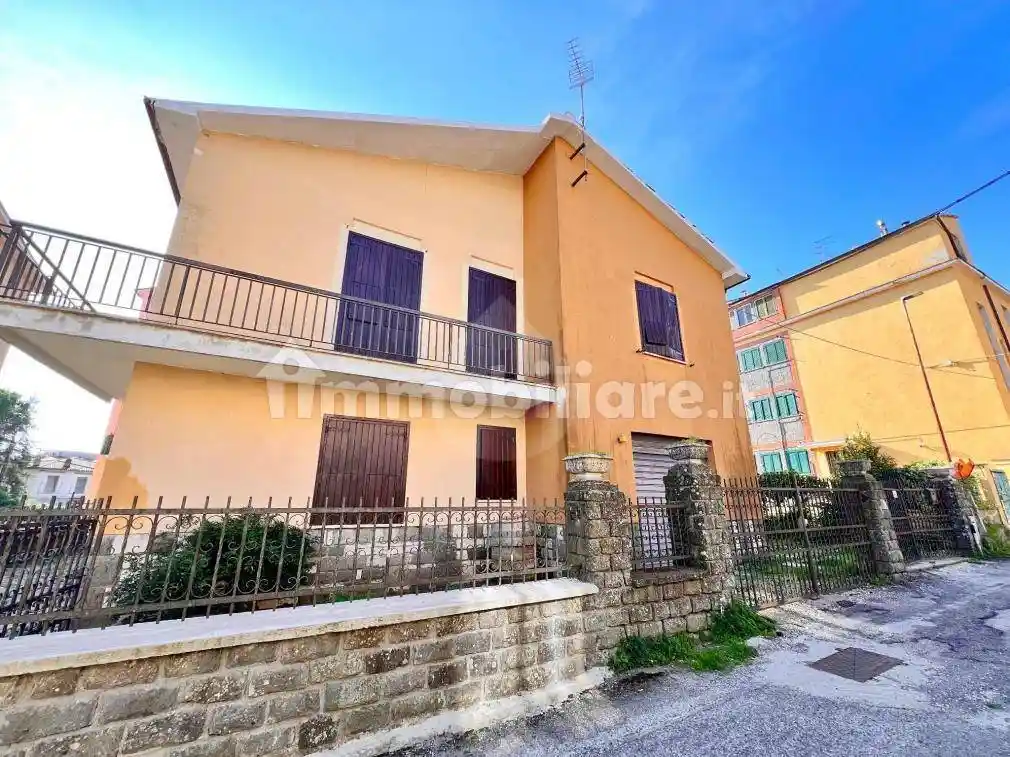 Villa in vendita a Montefiascone