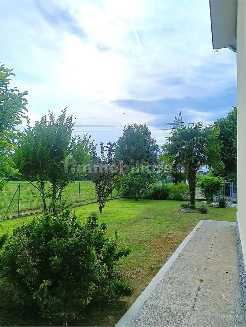 Casa indipendente in vendita a Modena