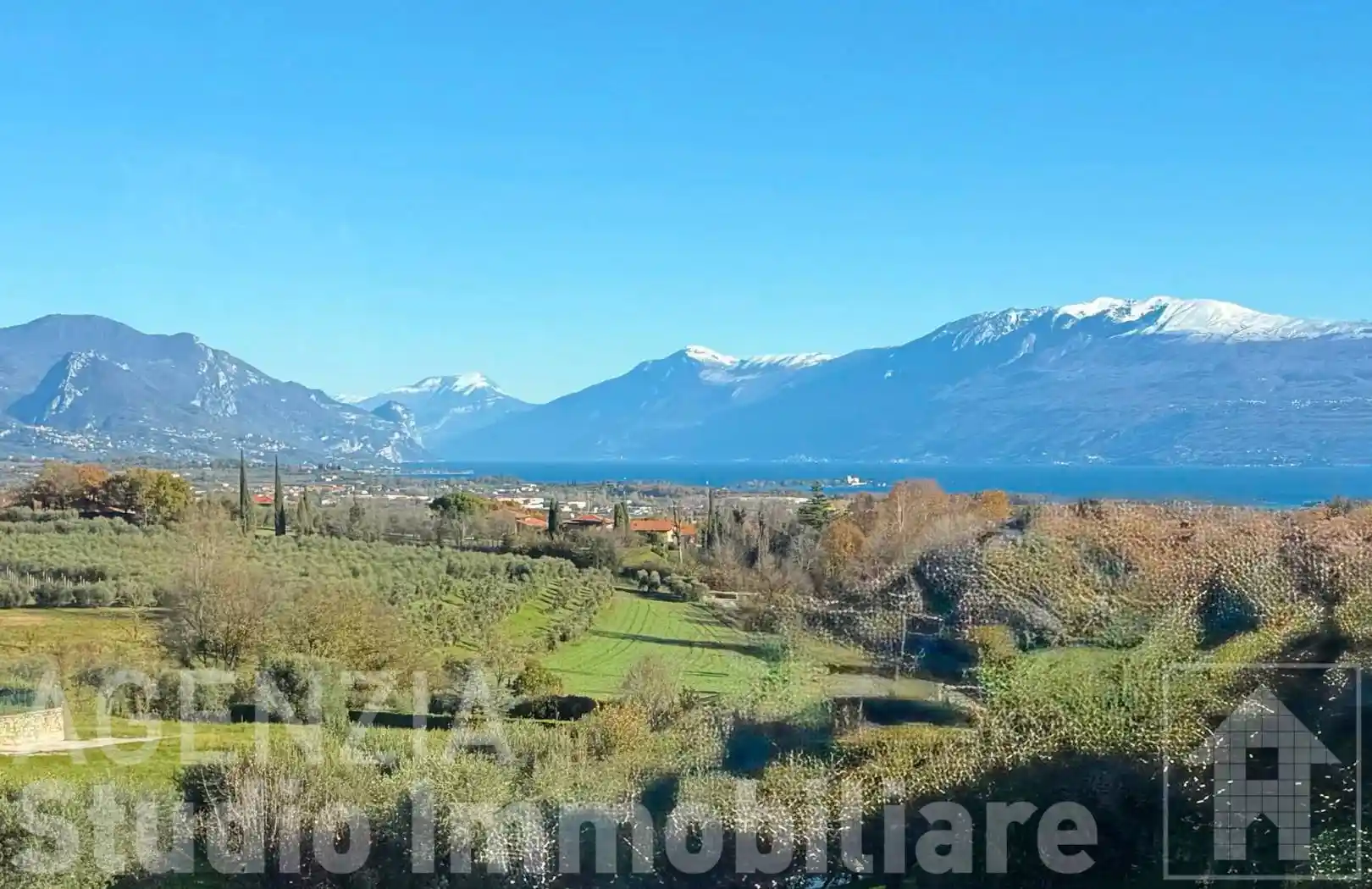 Villa in vendita a Soiano del Lago