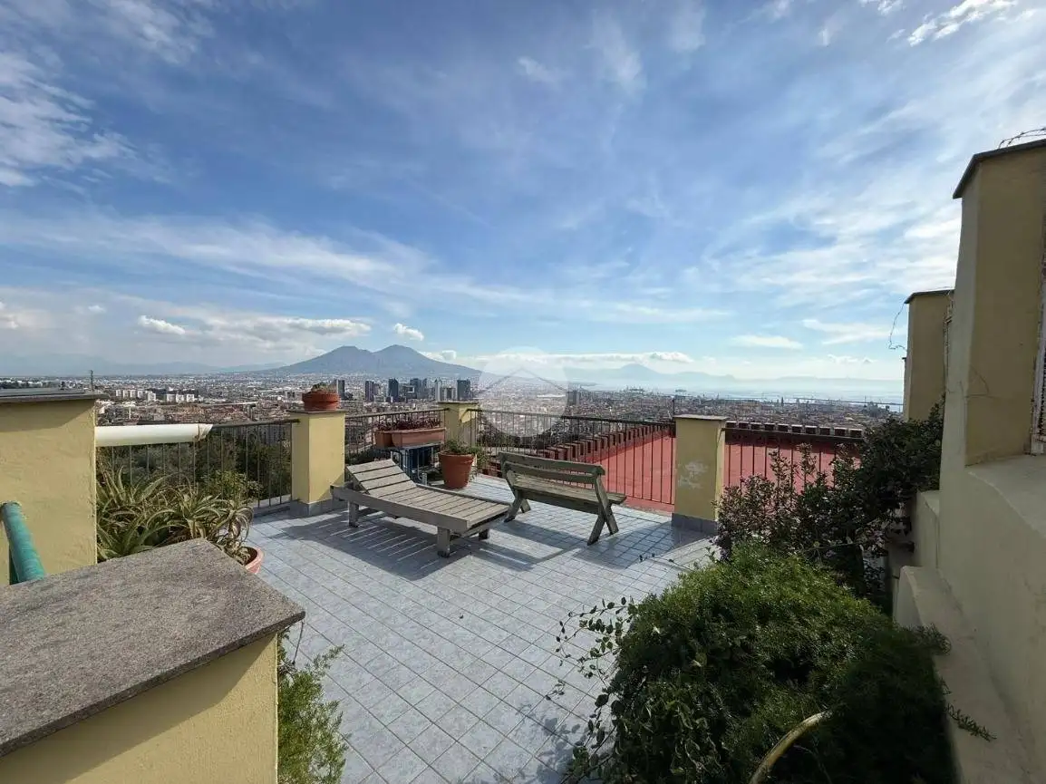 Appartamento in vendita a Napoli