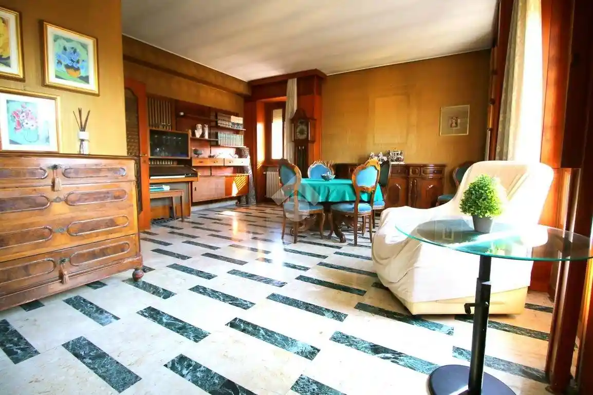 Appartamento in vendita a Caronno Pertusella