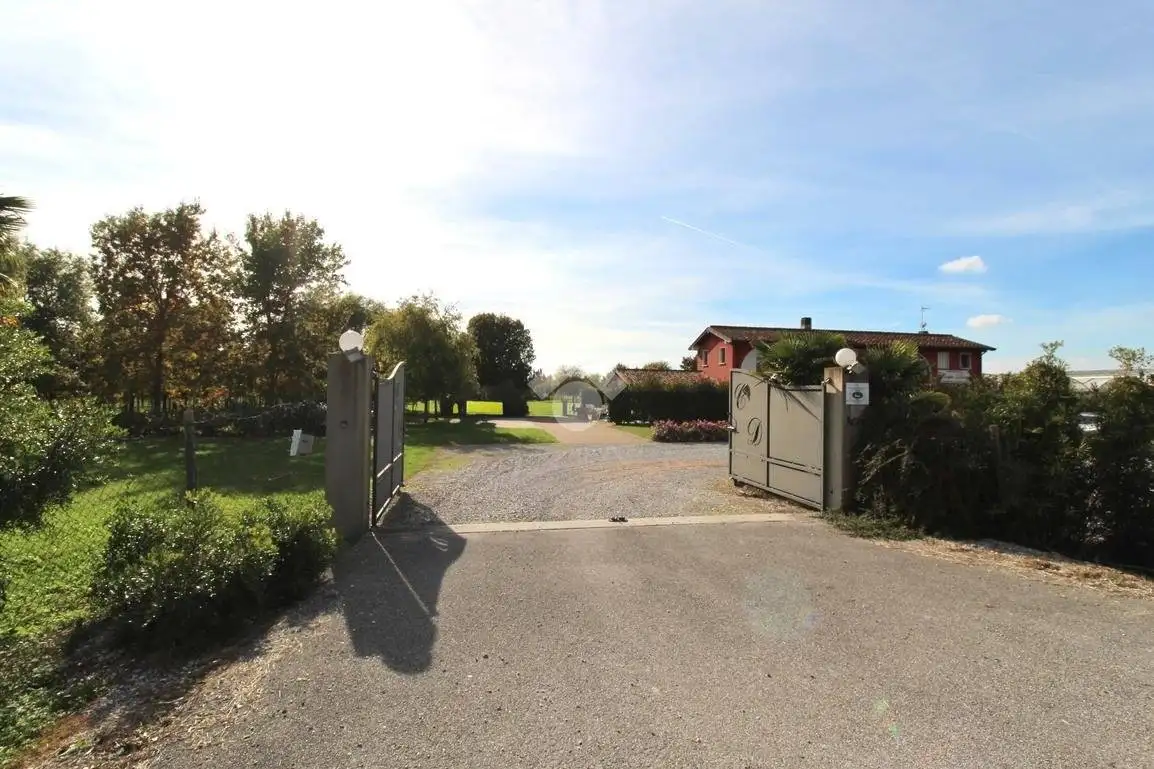 Palazzo - Edificio in vendita a San Michele al Tagliamento