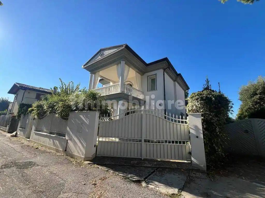 Villa in vendita a Forte dei Marmi