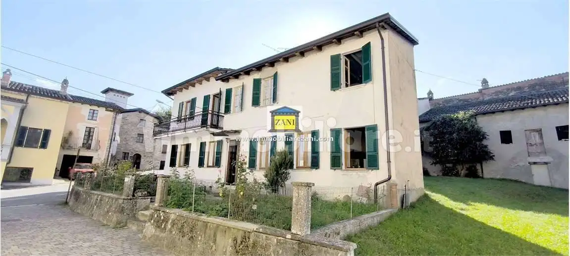 Casa indipendente in vendita a Vernasca