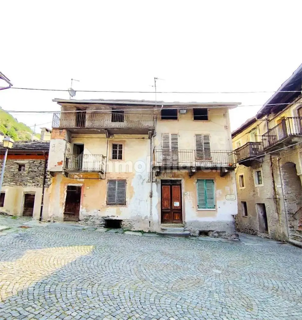 Rustico - Casale in vendita a Hone