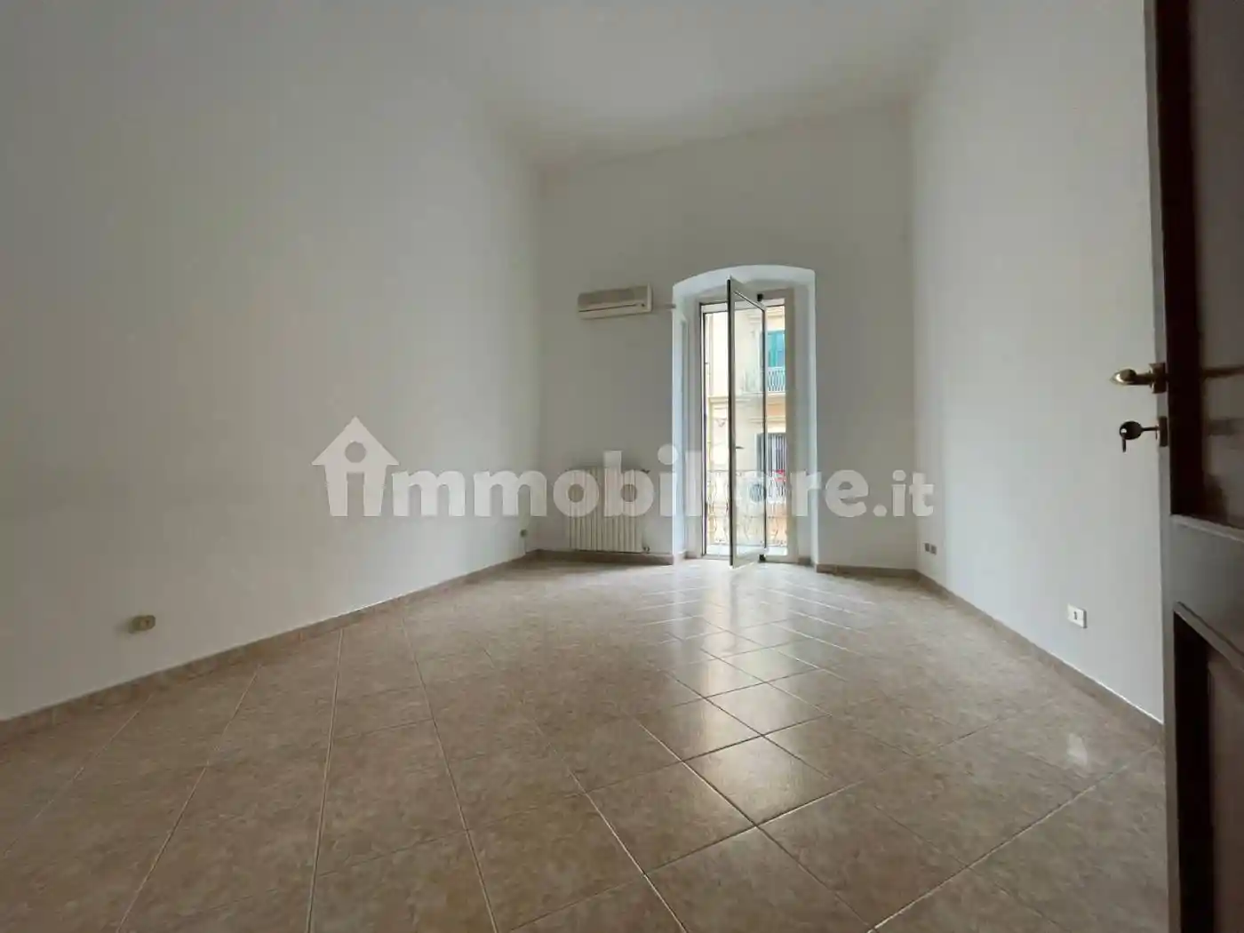 Quadrilocale via Regina Elena 68, Borgo, Taranto - foto 3