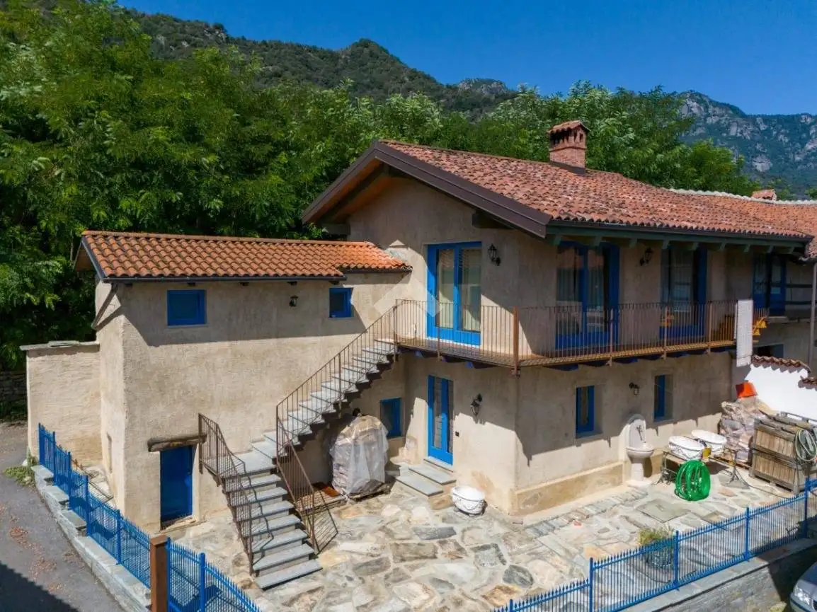 Casa indipendente in vendita a Revello