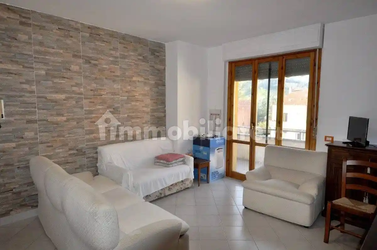 Appartamento in vendita a Bucine