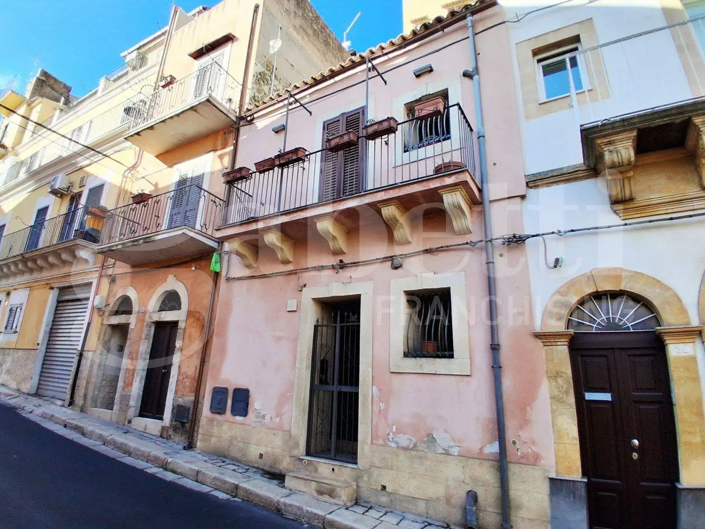 Casa indipendente in vendita a Ragusa