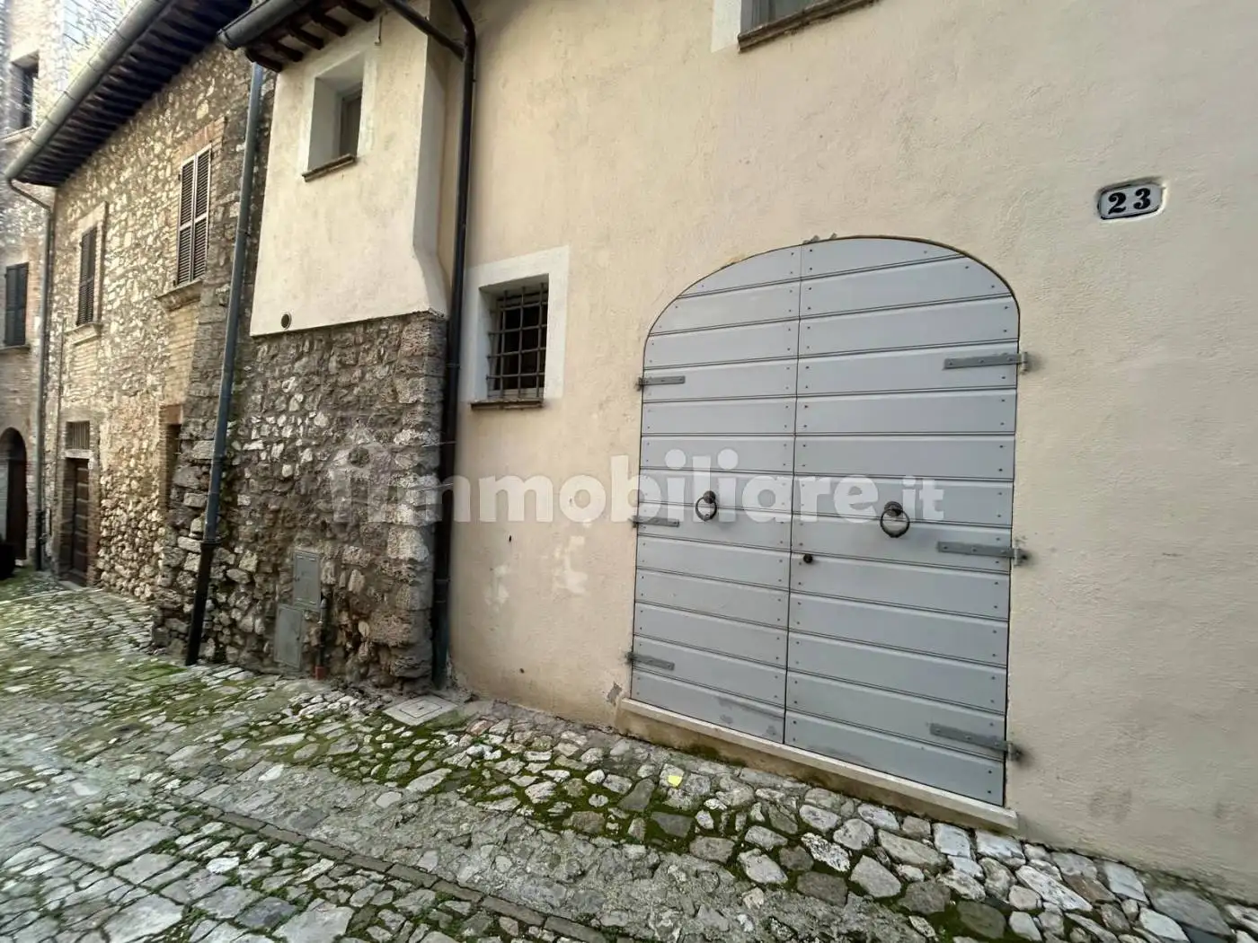 Casa indipendente in affitto a Narni