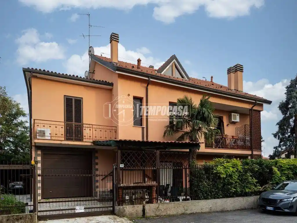 Appartamento in vendita a Villasanta