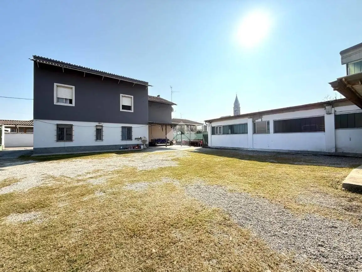 Villa in vendita a Castelleone