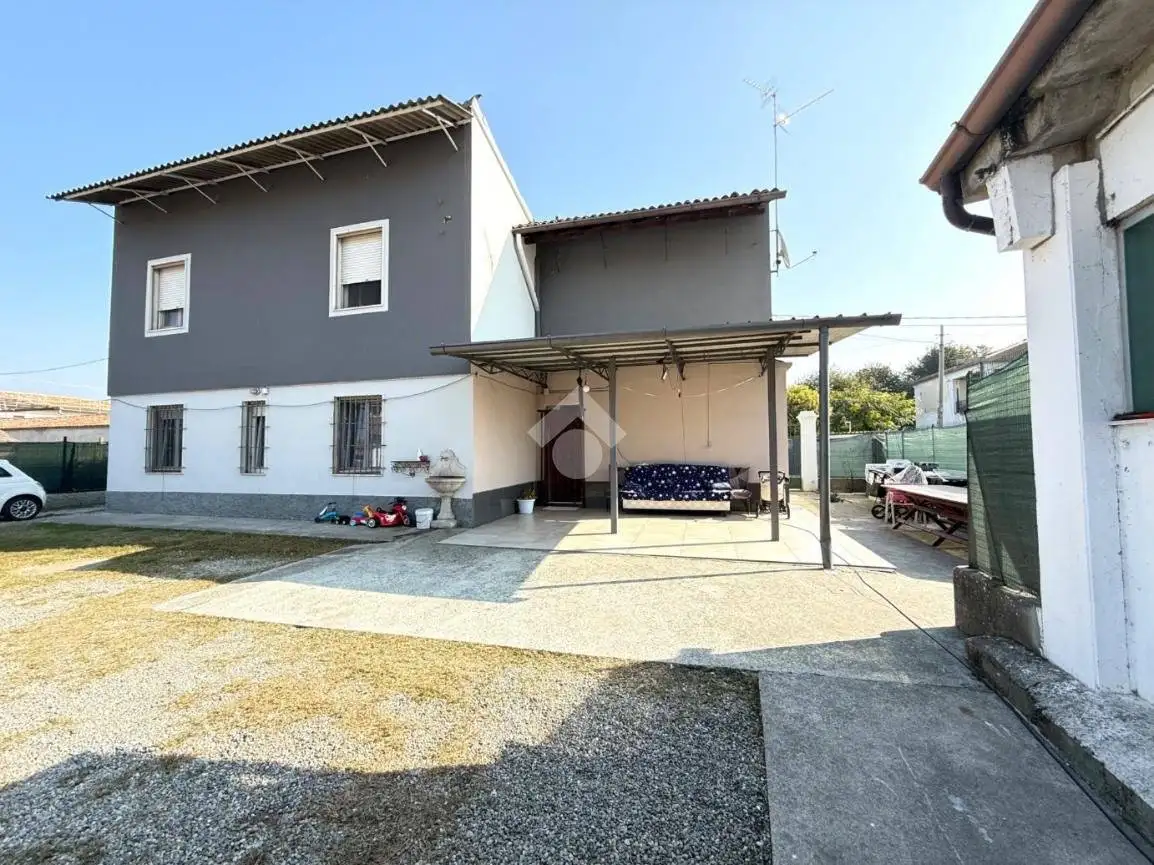 Villa unifamiliare via I. Terni 24, San Latino, Castelleone - foto 3