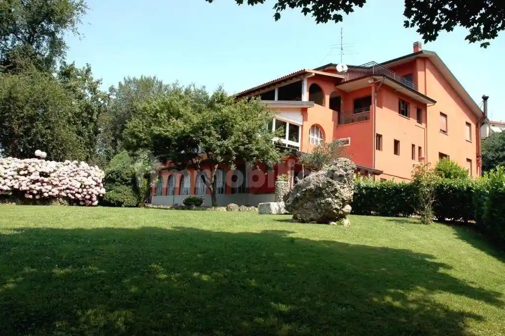 Villa in vendita a Capriate San Gervasio
